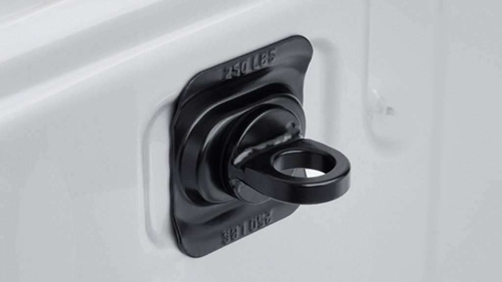 Anillos de amarre negros de tu camioneta, Chevrolet Silverado Turbo 2025 